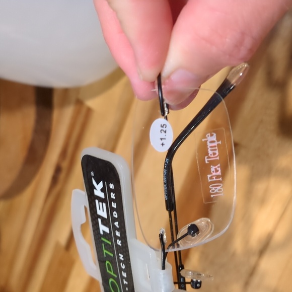 NWT Optitek +1.25 Hi-Tech readers - Picture 4 of 9